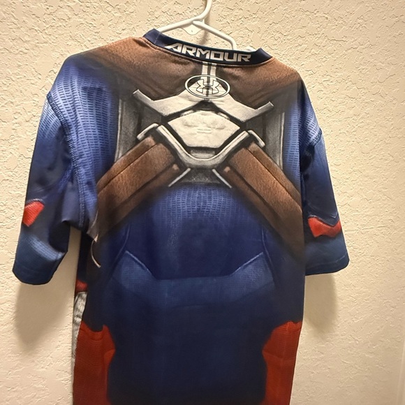 Under Armour Superhero Compression Dri Fit T-Shirt - Captain America Size kids M - Picture 4 of 6